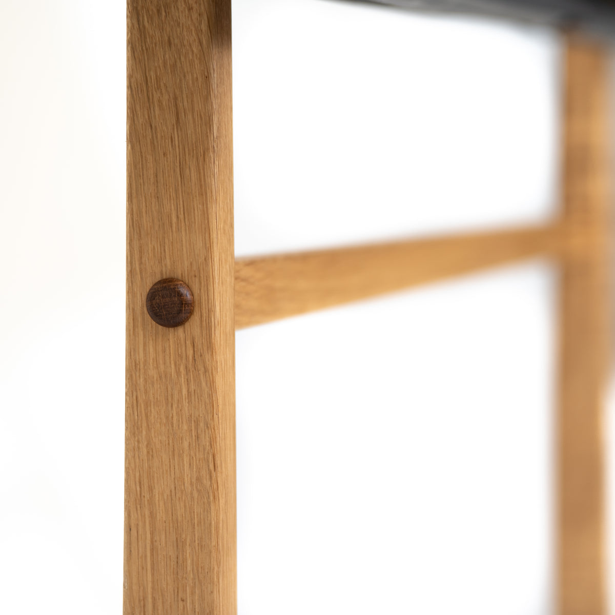 tv-meubel op wielen van eikenhout – SIKA