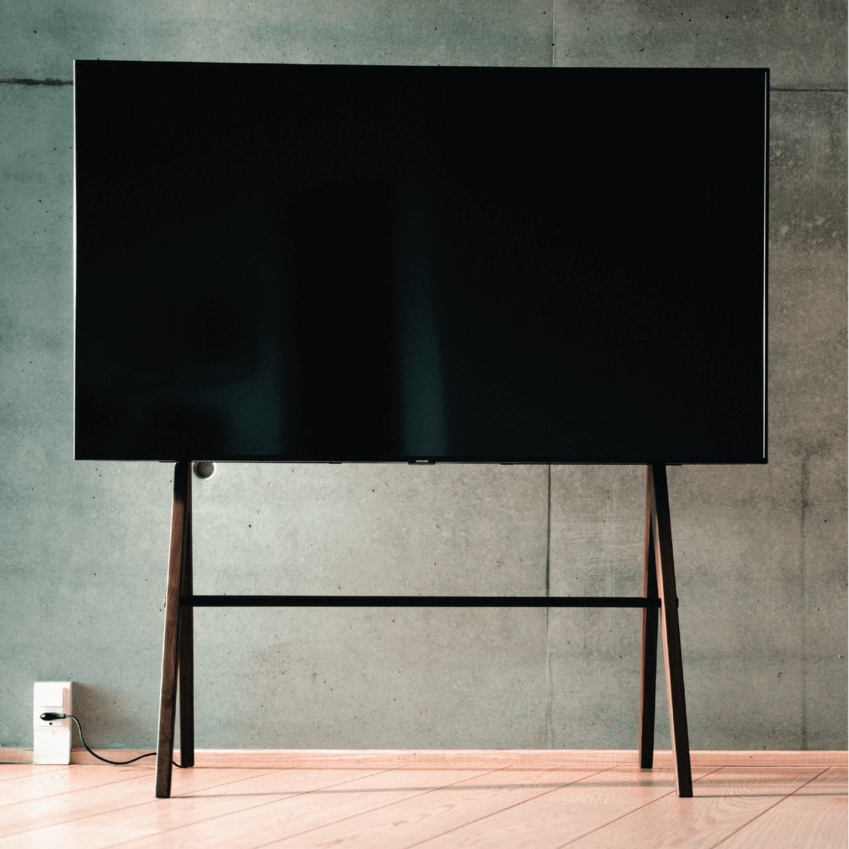 kaya-tv-stander-valnod-stue.jpg