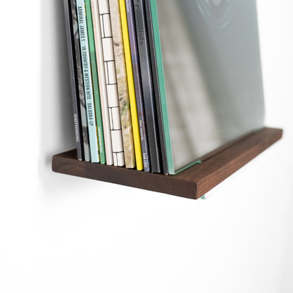 multi-vinylopbevaring-valnød-detalje.jpg