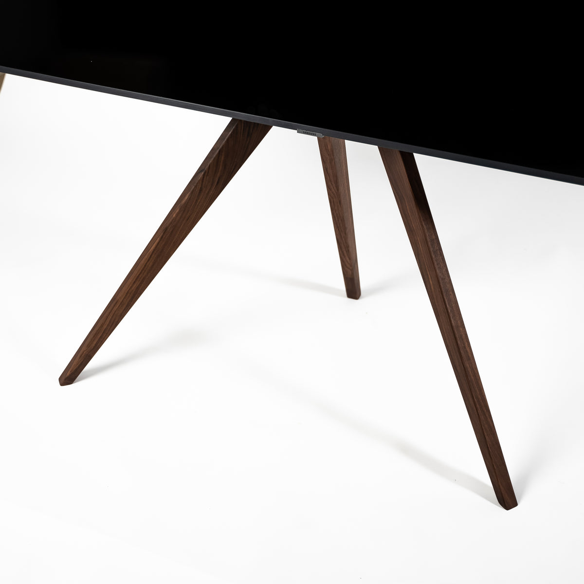 kaya-tv-stander-valnod-front.jpg