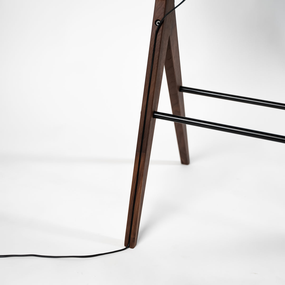 kaya-tv-stander-valnod-detalje.jpg
