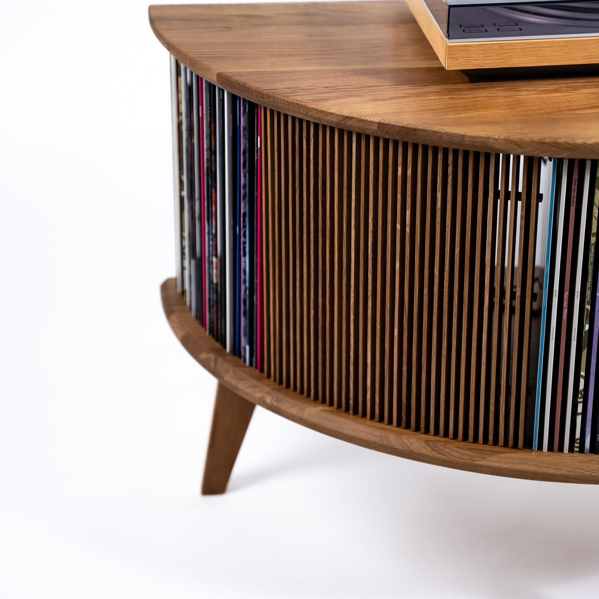 Højtalerskjuler i egetræ til vinylmøbel – Display LUNA (2 stk)